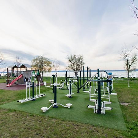 Marine Apartman By Bltn Сиофок Екстериор снимка