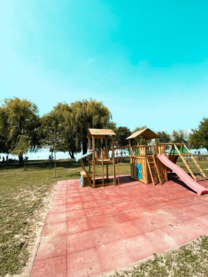 Marine Apartman By Bltn Сиофок Екстериор снимка